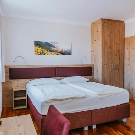 Zur Waldschenke Fogadó Zeltweg