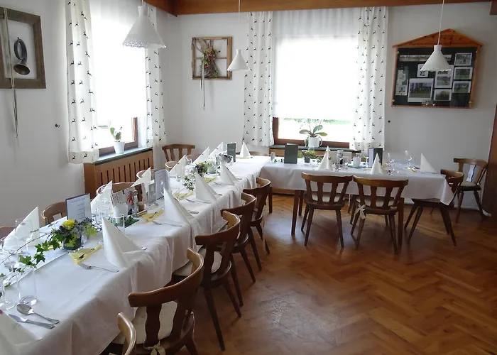 Zur Waldschenke Fogadó Zeltweg